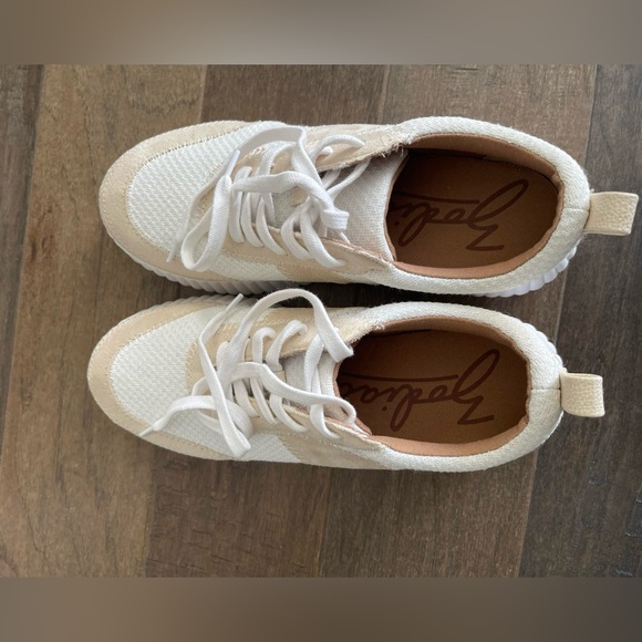 NWOT! Women's Cooper Lace-Up Platform Sneakers, 9 - Picture 5 of 12